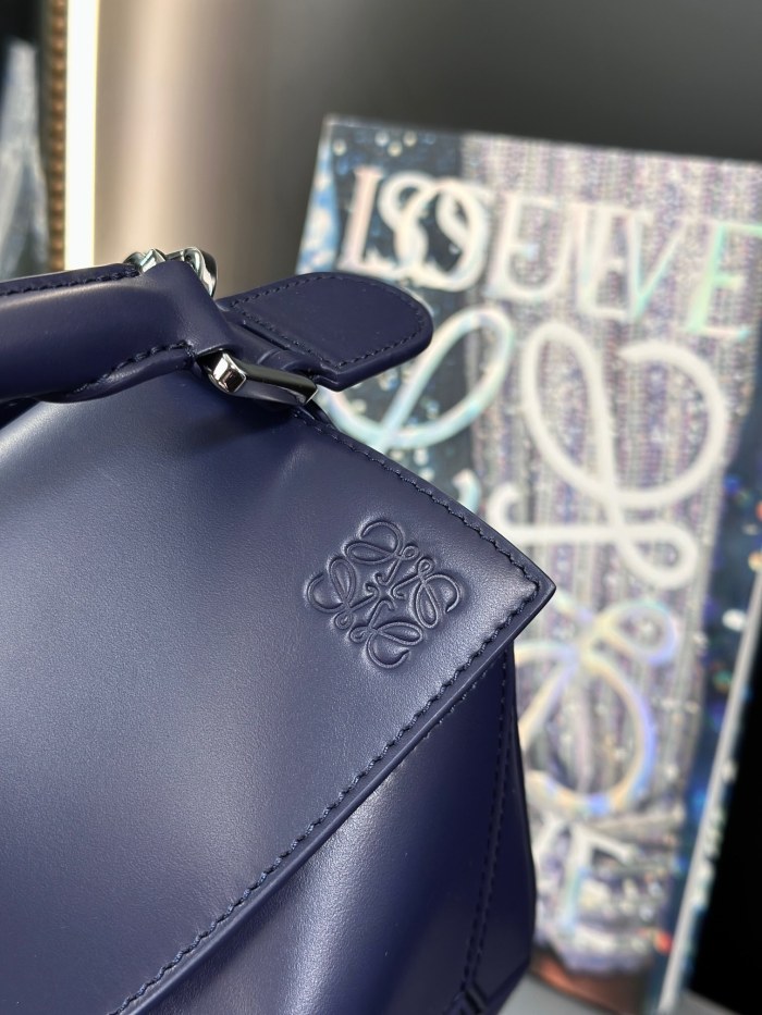Small Puzzle bag in smooth calfskin“24*16.5*10.5CM”-037=