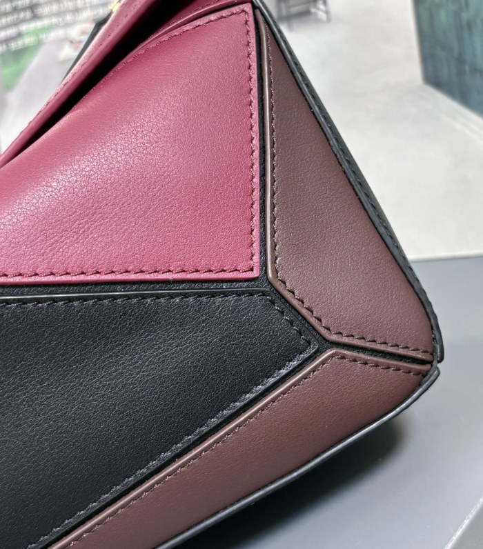 Small Puzzle bag in nappa calfskin“24*16.5*10.5CM”-057=
