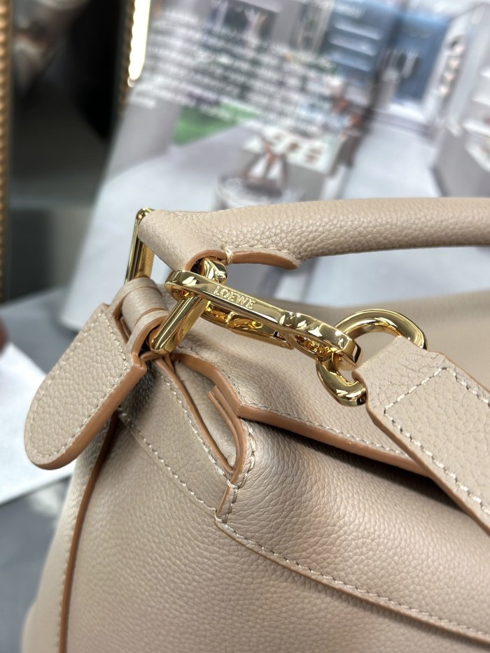 Small Puzzle Edge bag in soft grained calfskin“24*16*10.5CM”-086=