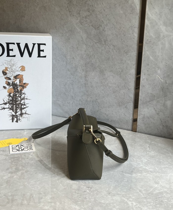 Puzzle Edge Bag In Soft Grained Calfskin “18*12*8CM”-037=