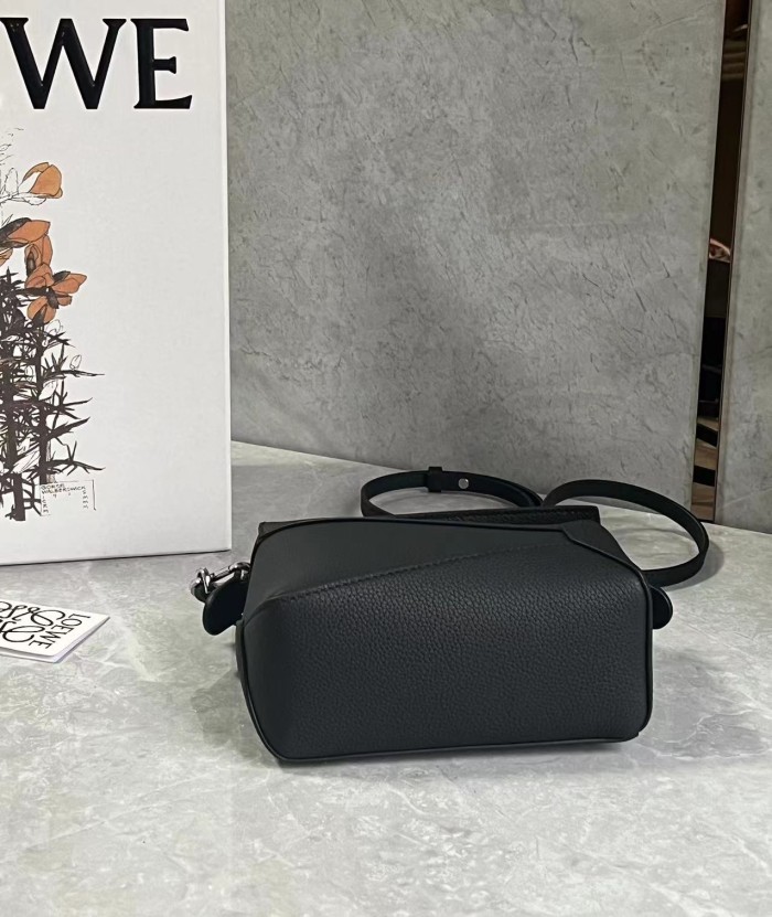 Puzzle Edge Bag In Soft Grained Calfskin “18*12*8CM”-037=