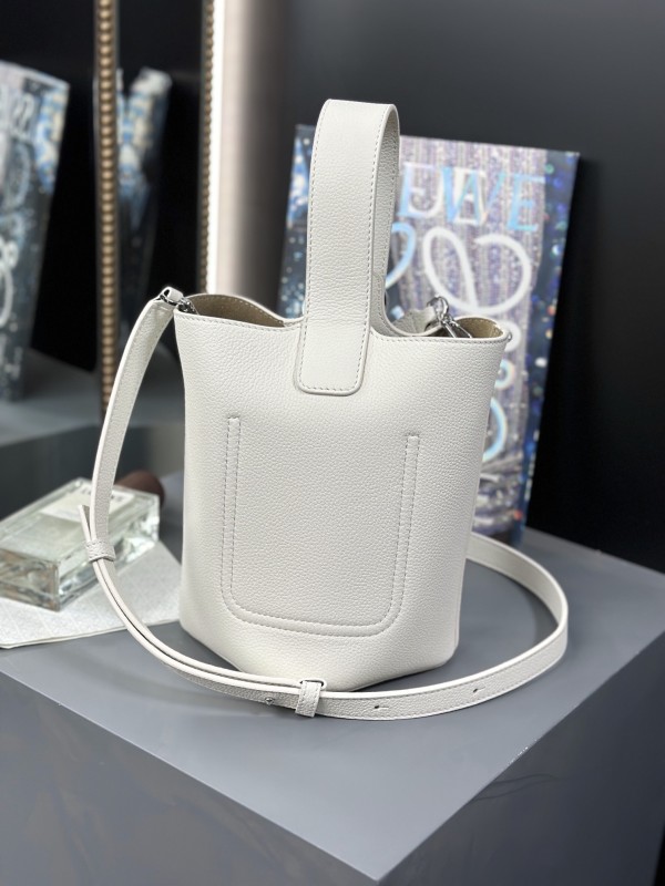 Mini Pebble Bucket bag in smooth calfskin“19.5*16*16CM”-037=