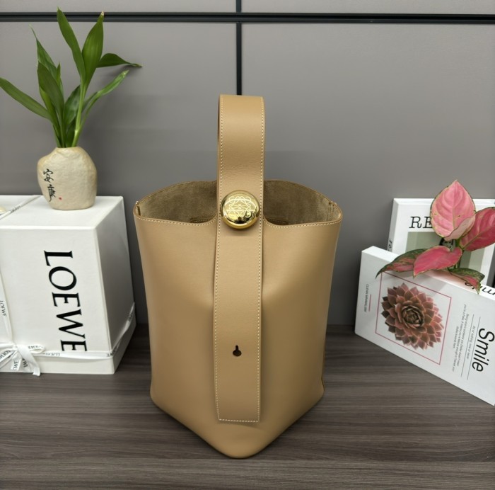 Pebble Bucket Bag In Soft Grained Calfskin“28*24.5*23.5CM”-087=
