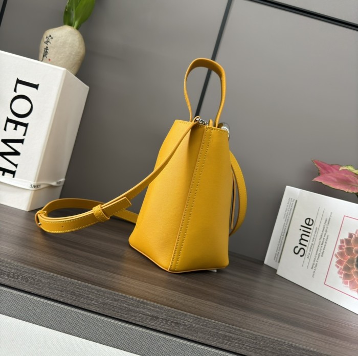 Pebble Bucket Bag In Soft Grained Calfskin“19.5*16*16CM”-037=