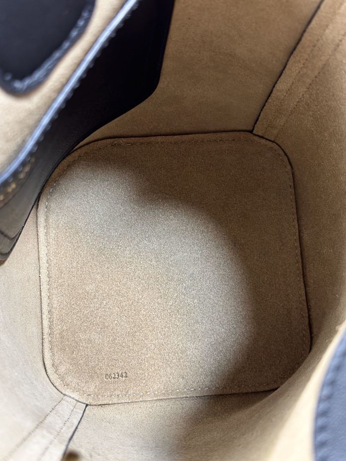 Mini Pebble bucket in smooth calfskin“19.5*16*16CM”-037=