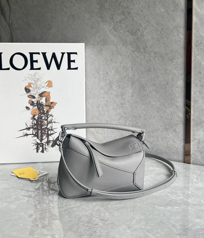 Puzzle Edge Bag In Soft Grained Calfskin “18*12*8CM”-037=