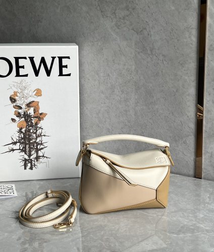Puzzle Edge Bag In Soft Grained Calfskin “18*12*8CM”-037=