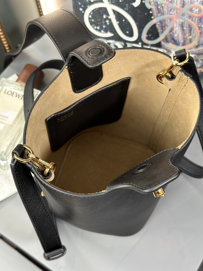 Mini Pebble bucket in smooth calfskin“19.5*16*16CM”-037=
