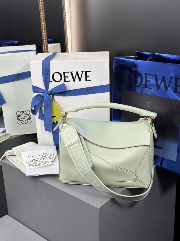 Small Puzzle bag in smooth calfskin“24*16.5*10.5CM”-037=