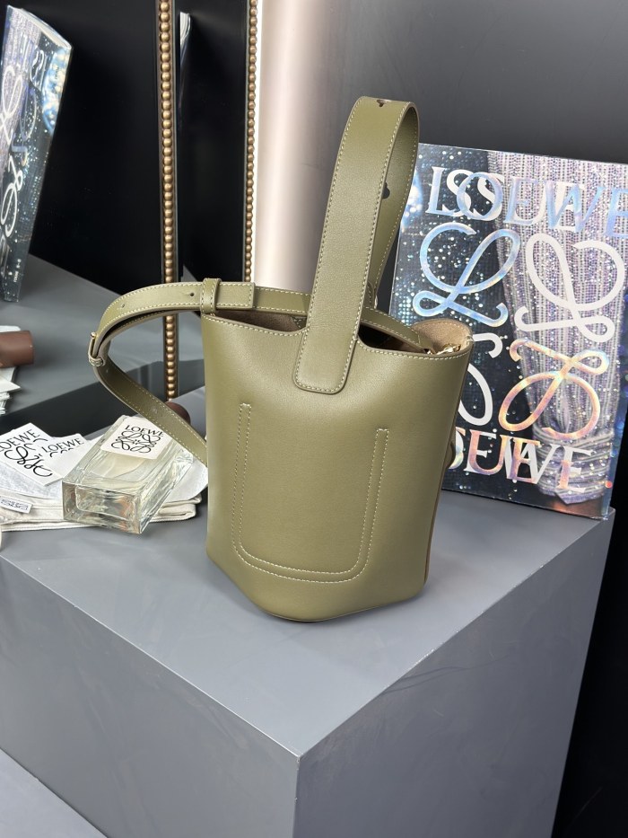 Mini Pebble Bucket bag in smooth calfskin“19.5*16*16CM”-037=