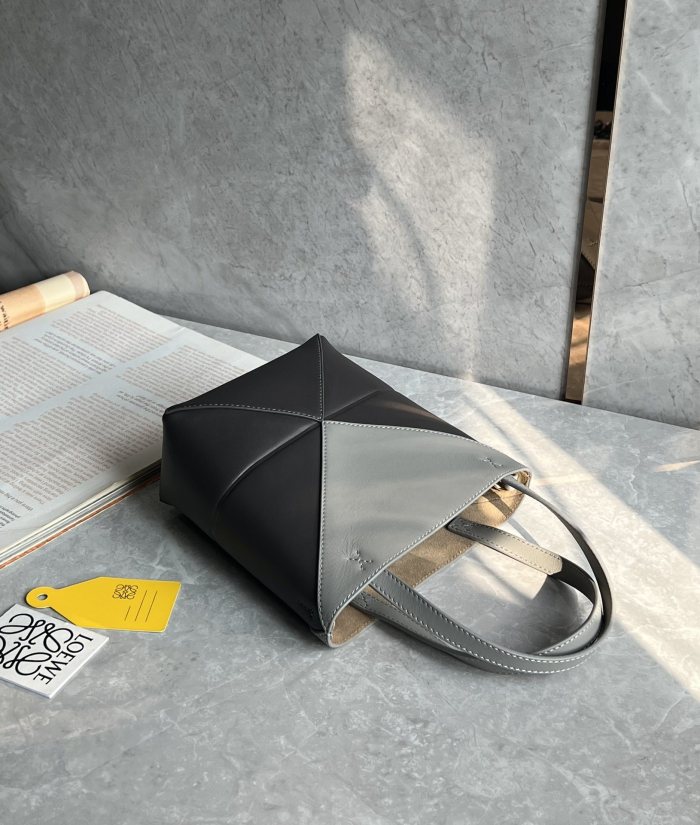 Puzzle Fold Tote In Shiny Calfskin“20*16.5*9.5CM”-057=