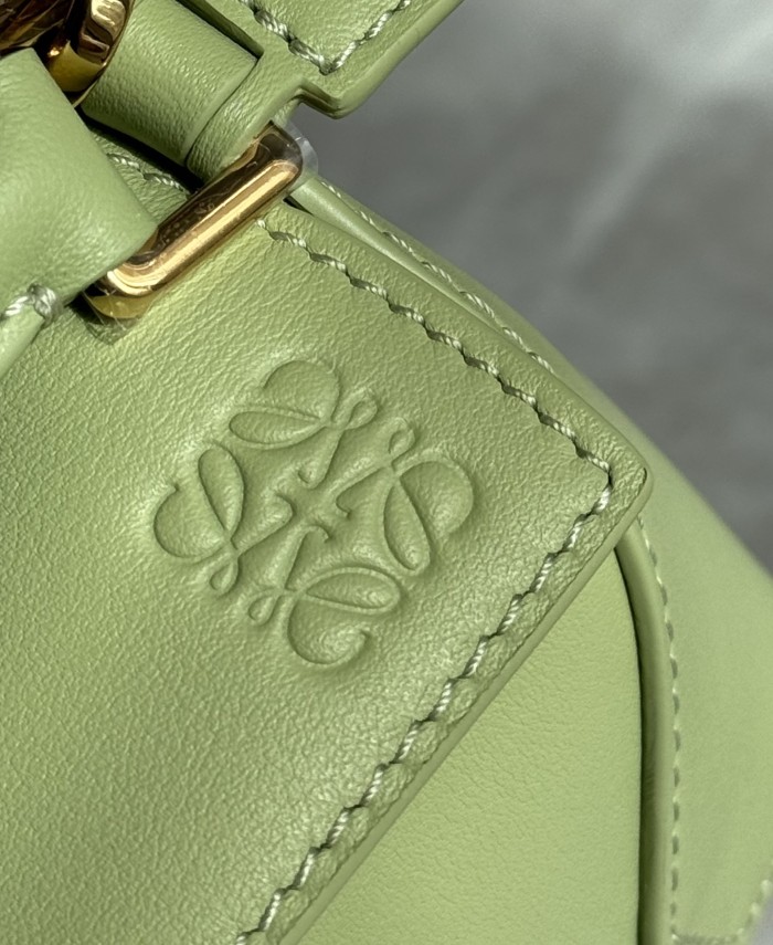 Puzzle Edge Bag In Soft Grained Calfskin “18*12*8CM”-037=