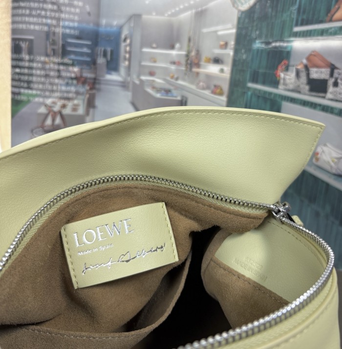 Small Puzzle bag in nappa calfskin“24*16.5*10.5CM”-057=