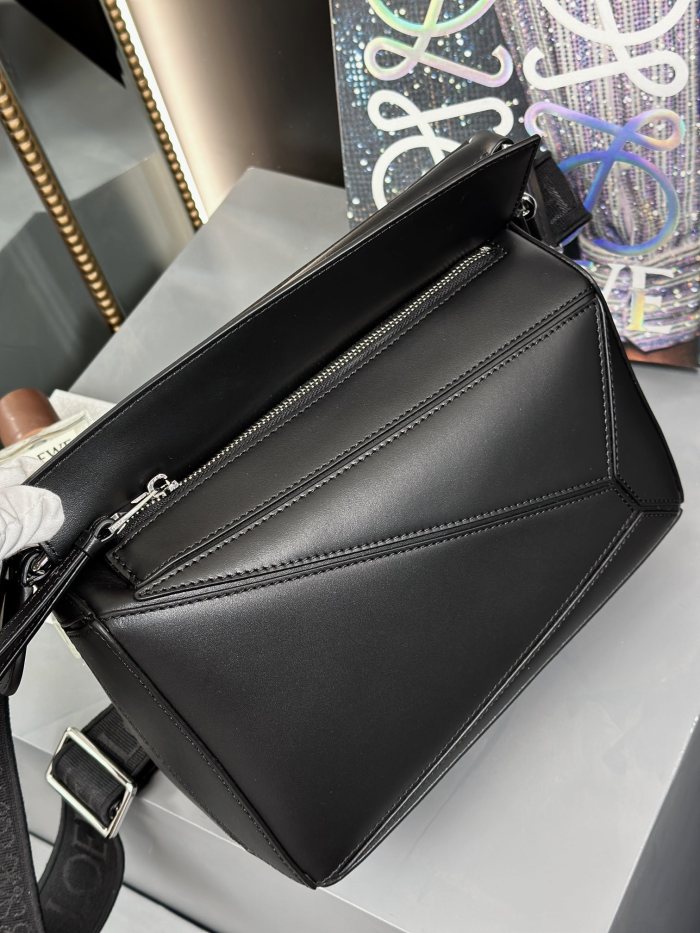 Small Puzzle bag in smooth calfskin“24*16.5*10.5CM”-037=