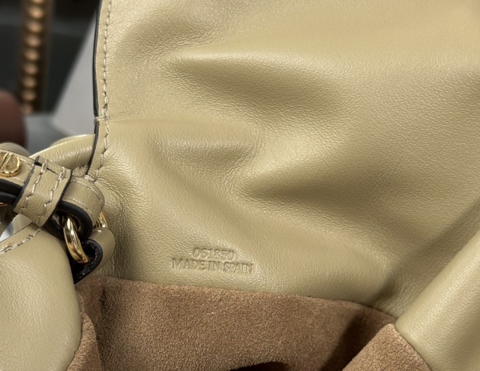 Medium Flamenco clutch in nappa calfskin“30*24.5*10.5CM”-086=