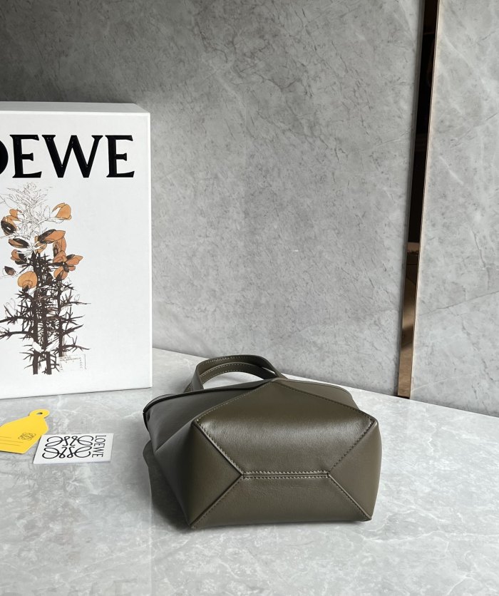 Puzzle Fold Tote In Shiny Calfskin“20*16.5*9.5CM”-057=