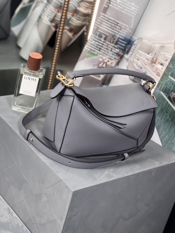Small Puzzle bag in soft grained calfskin“24*14*11CM”-066=