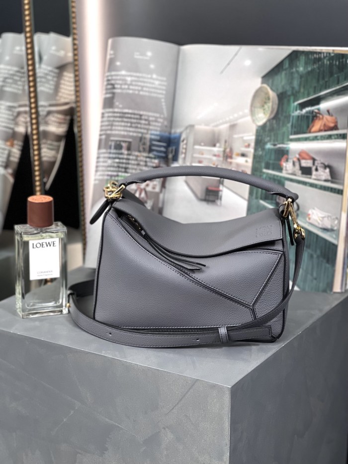 Small Puzzle bag in soft grained calfskin“24*14*11CM”-066=