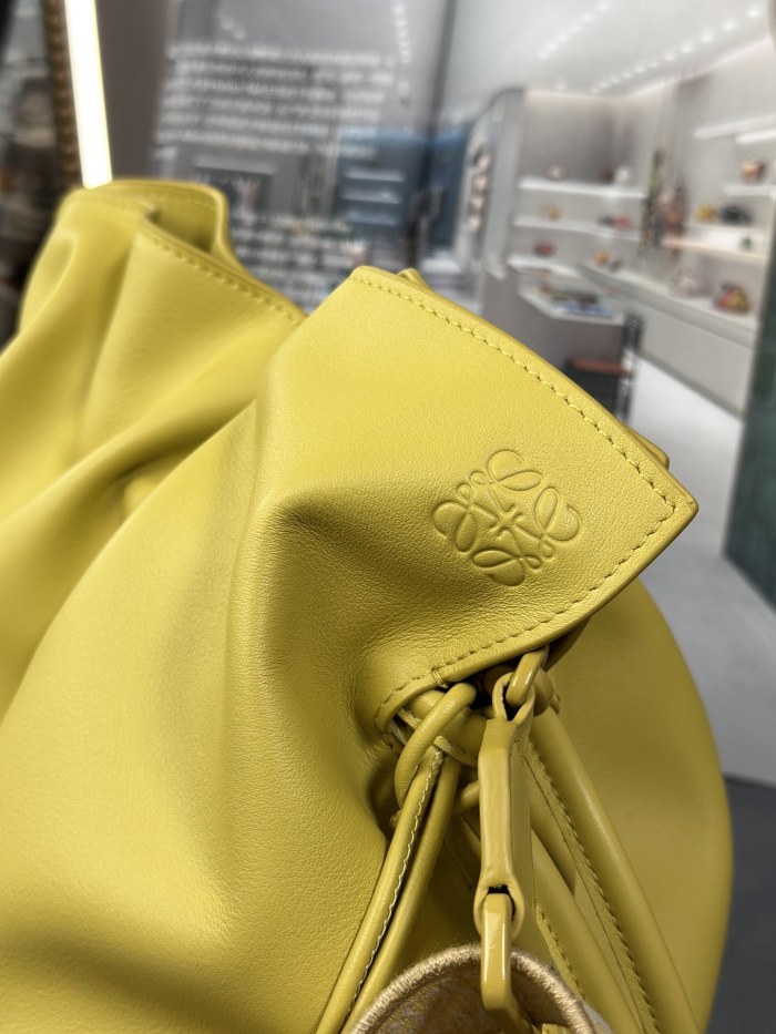 Medium Flamenco clutch in nappa calfskin“30*24.5*10.5CM”-067=
