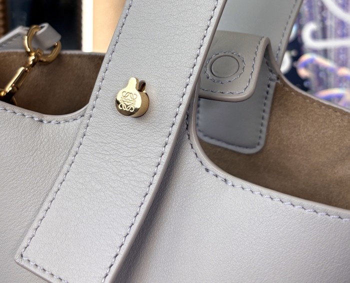 Mini Pebble bucket in smooth calfskin“19.5*16*16CM”-037=