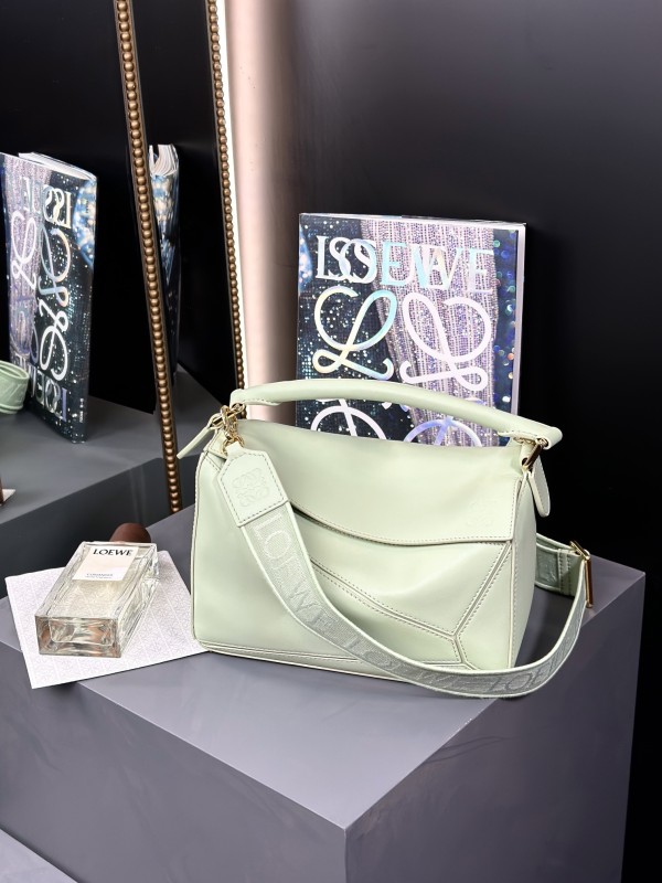 Small Puzzle bag in smooth calfskin“24*16.5*10.5CM”-037=
