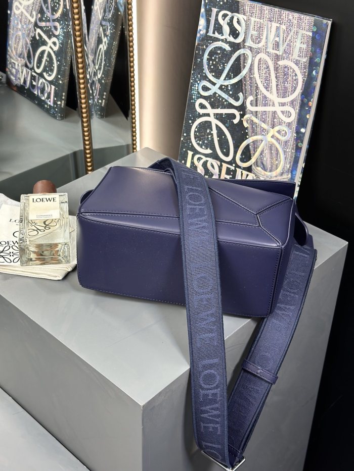 Small Puzzle bag in smooth calfskin“24*16.5*10.5CM”-037=