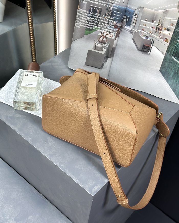 Small Puzzle Edge bag in soft grained calfskin“24*16*10.5CM”-086=