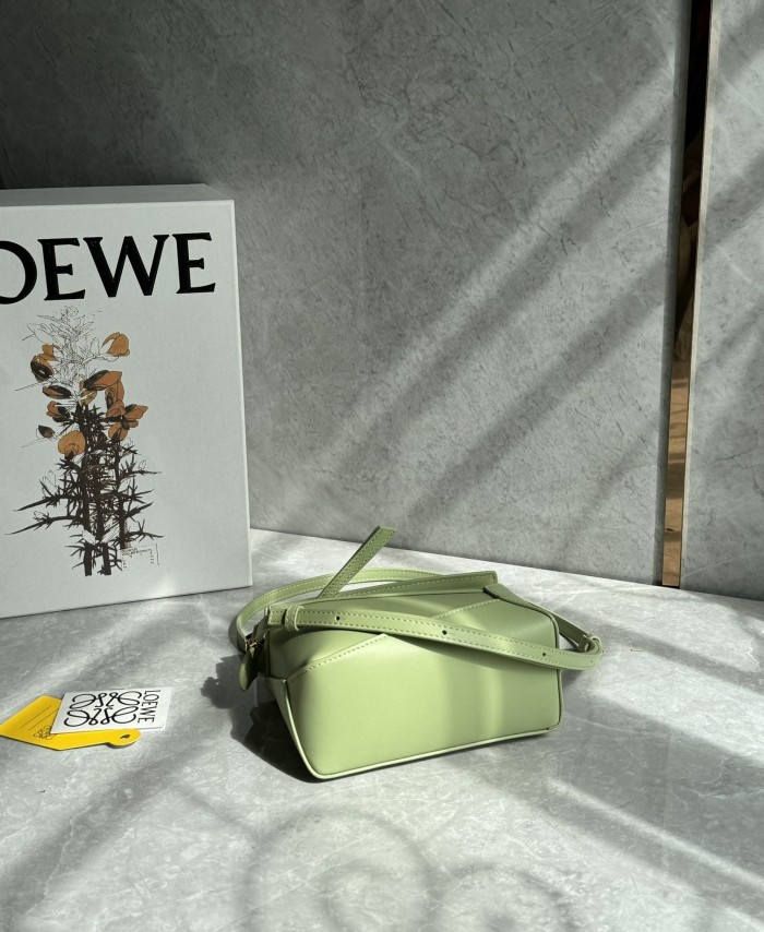 Puzzle Edge Bag In Soft Grained Calfskin “18*12*8CM”-037=