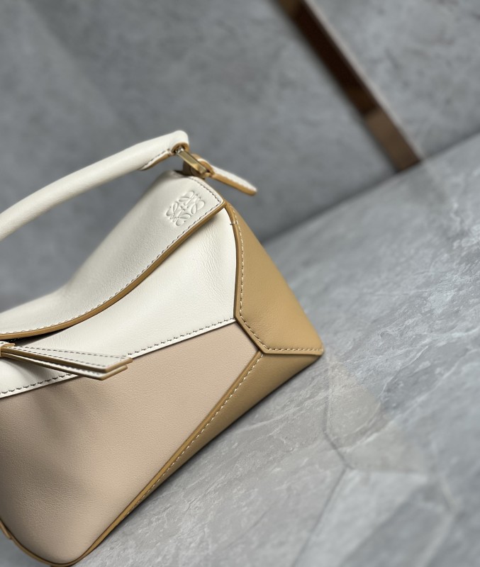 Puzzle Edge Bag In Soft Grained Calfskin “18*12*8CM”-037=