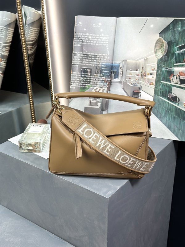 Small Puzzle bag in smooth calfskin“24*16.5*10.5CM”-037=