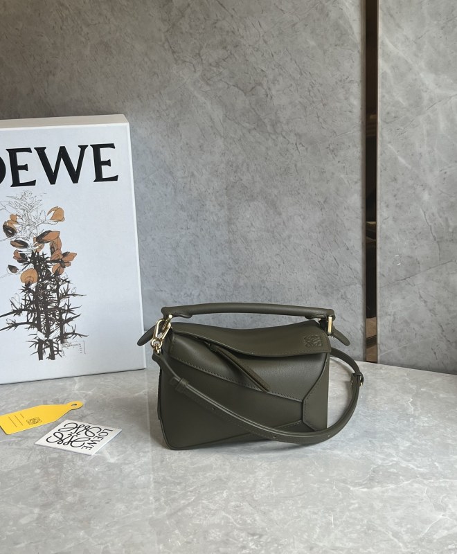 Puzzle Edge Bag In Soft Grained Calfskin “18*12*8CM”-037=