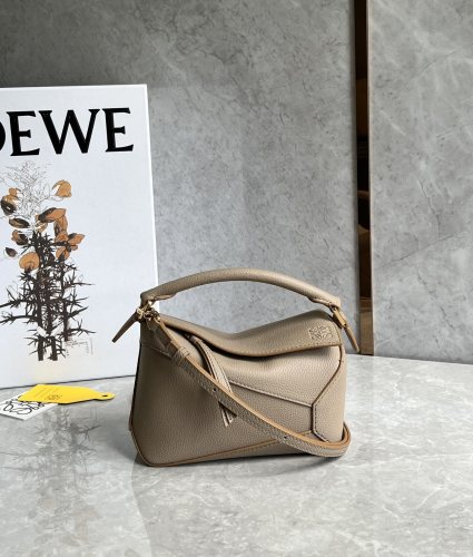 Puzzle Edge Bag In Soft Grained Calfskin “18*12*8CM”-037=