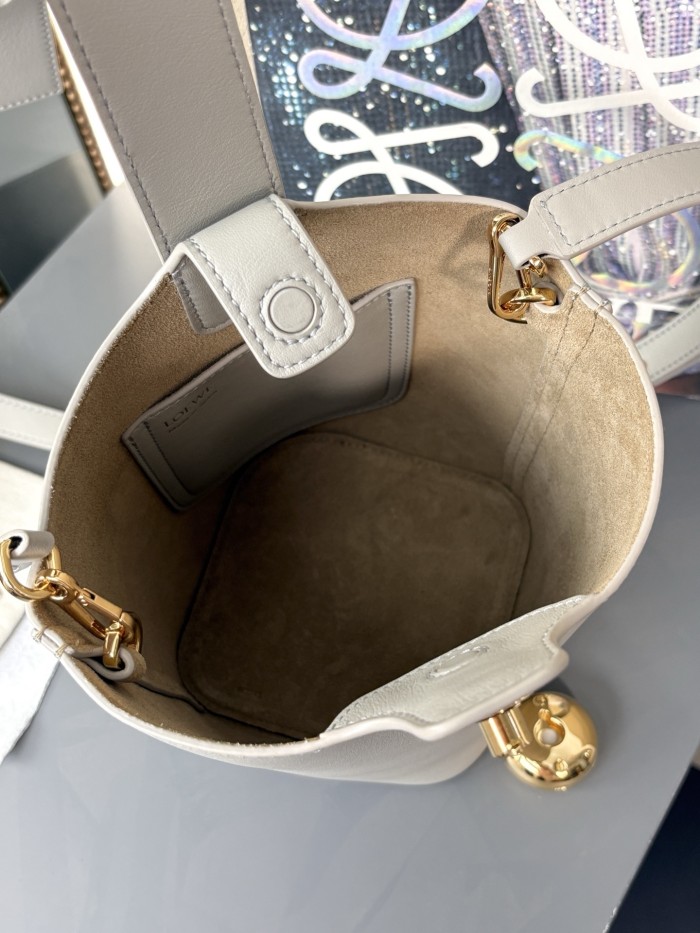 Mini Pebble bucket in smooth calfskin“19.5*16*16CM”-037=