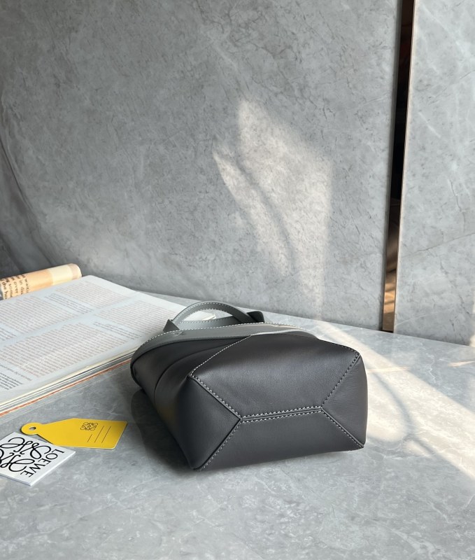 Puzzle Fold Tote In Shiny Calfskin“20*16.5*9.5CM”-057=