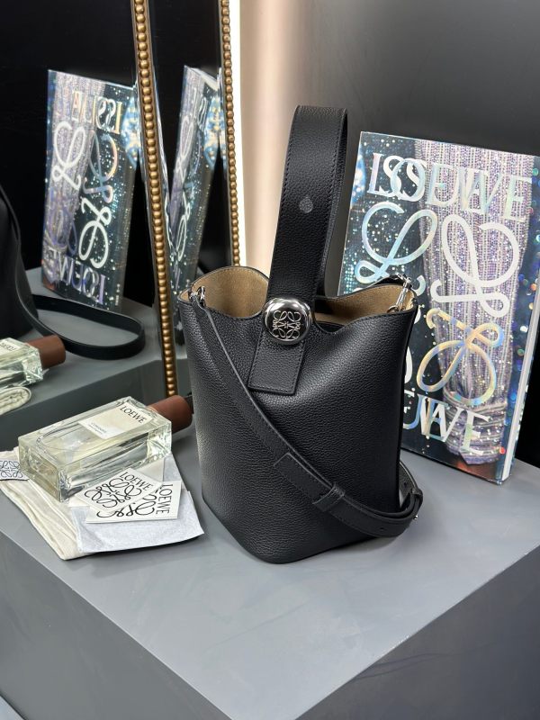 Mini Pebble Bucket bag in smooth calfskin“19.5*16*16CM”-037=