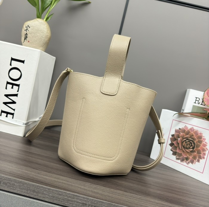 Pebble Bucket Bag In Soft Grained Calfskin“19.5*16*16CM”-037=