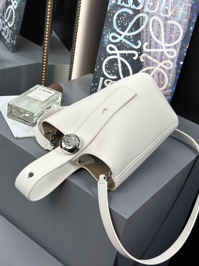 Mini Pebble Bucket bag in smooth calfskin“19.5*16*16CM”-037=