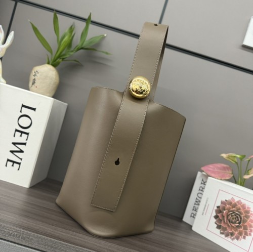 Pebble Bucket Bag In Soft Grained Calfskin“28*24.5*23.5CM”-087=