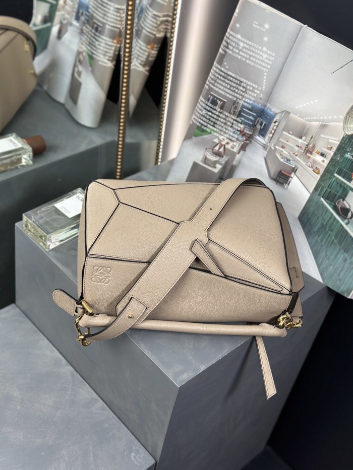 Medium Puzzle bag in soft grained calfskin“29*18*12CM”-027=