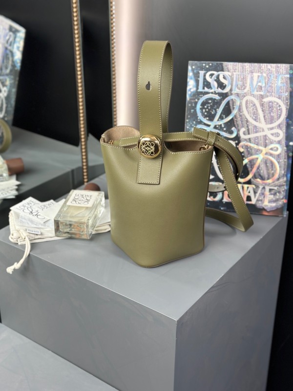 Mini Pebble Bucket bag in smooth calfskin“19.5*16*16CM”-037=