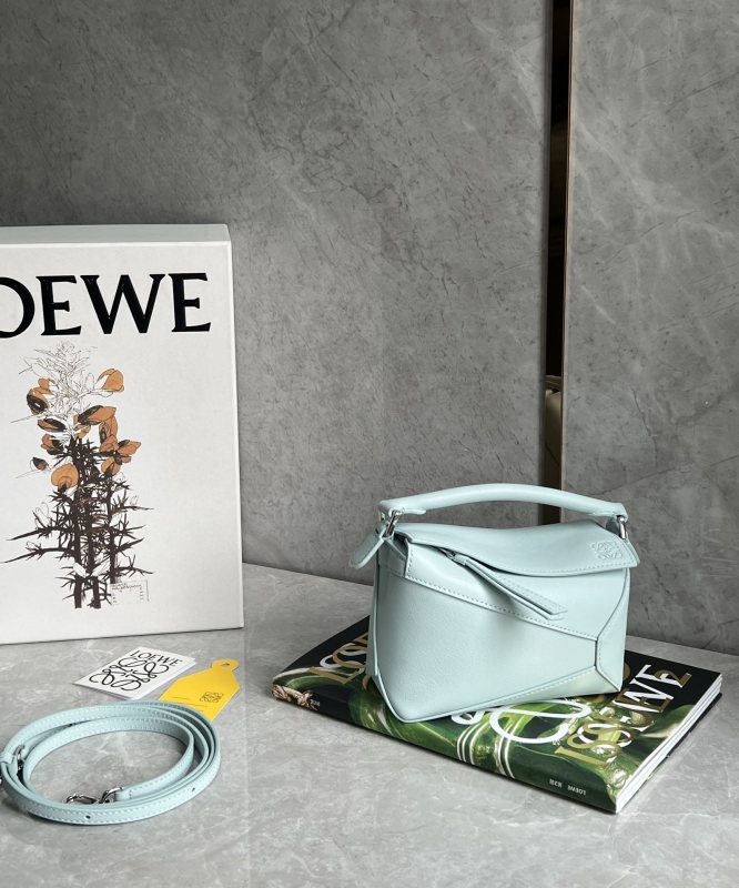 Puzzle Edge Bag In Soft Grained Calfskin “18*12*8CM”-037=