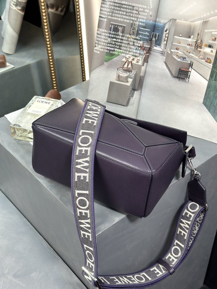 Small Puzzle bag in smooth calfskin“24*16.5*10.5CM”-037=