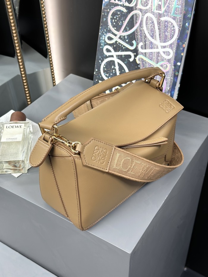 Small Puzzle bag in smooth calfskin“24*16.5*10.5CM”-037=