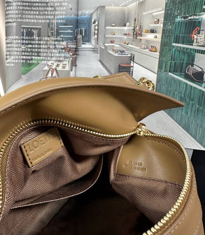 Small Puzzle bag in smooth calfskin“24*16.5*10.5CM”-037=