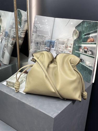 Medium Flamenco clutch in nappa calfskin“30*24.5*10.5CM”-086=