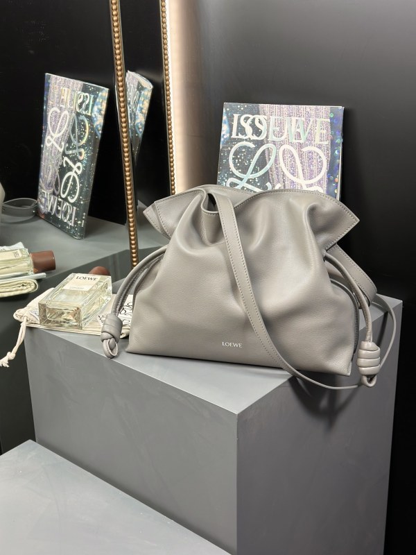 Medium Flamenco clutch in nappa calfskin“30*24.5*10.5CM”-086=