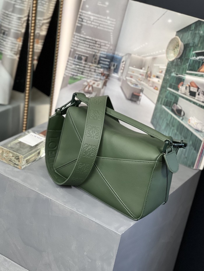 Small Puzzle bag in smooth calfskin“24*16.5*10.5CM”-007=