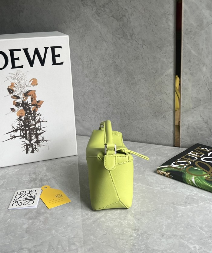 Puzzle Edge Bag In Soft Grained Calfskin“18*12*8CM”-037=