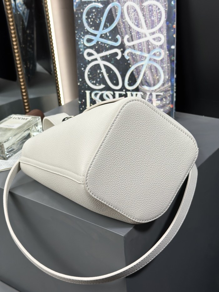 Mini Pebble Bucket bag in smooth calfskin“19.5*16*16CM”-037=