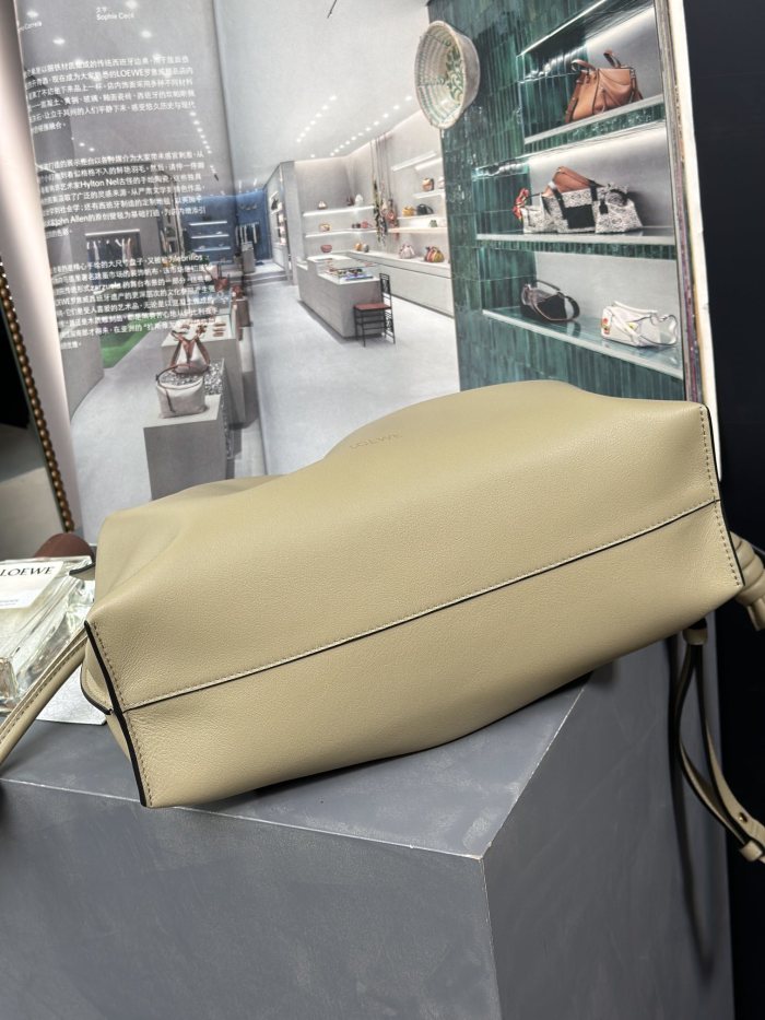 Medium Flamenco clutch in nappa calfskin“30*24.5*10.5CM”-086=
